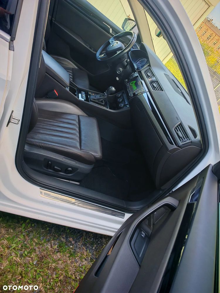 Skoda Superb 2.0 TDI L&K DSG - 30