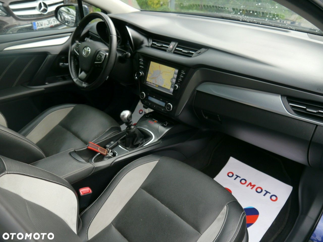 Toyota Avensis Touring Sports 2.0 D-4D Comfort - 22