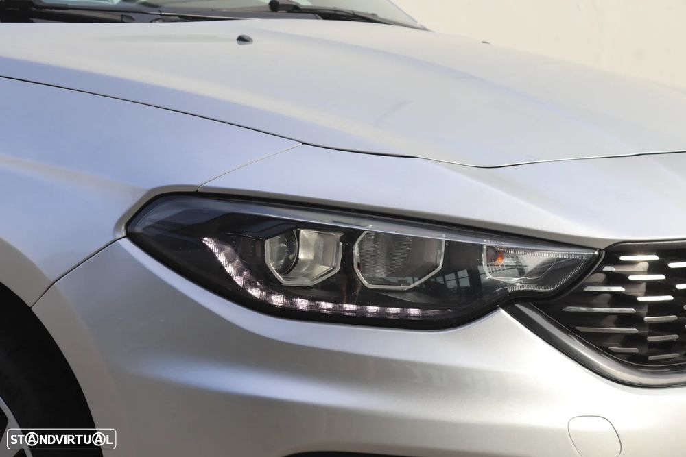 Fiat Tipo Station Wagon 1.3 M-Jet Lounge Tech - 29