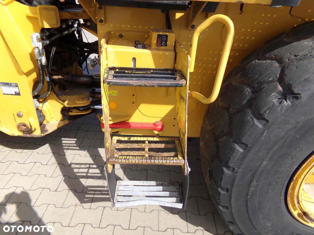 Caterpillar 930K - 15