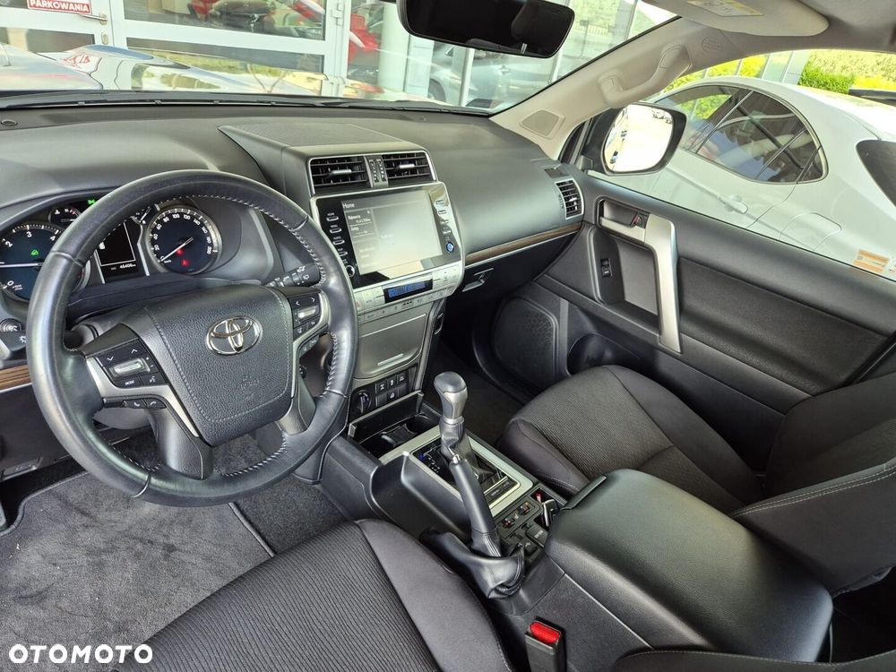 Toyota Land Cruiser LC 2.8 D-4D Prestige - 8