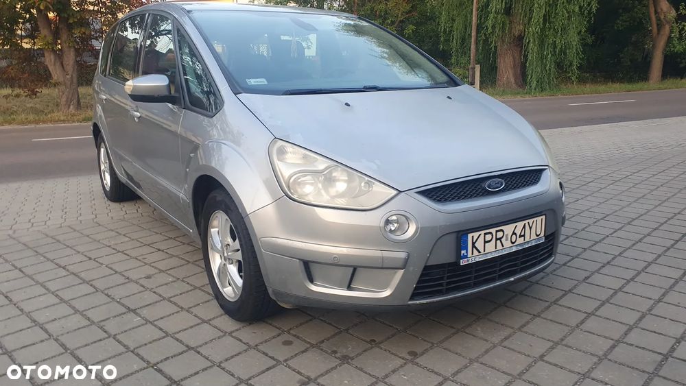 Ford S-Max - 11