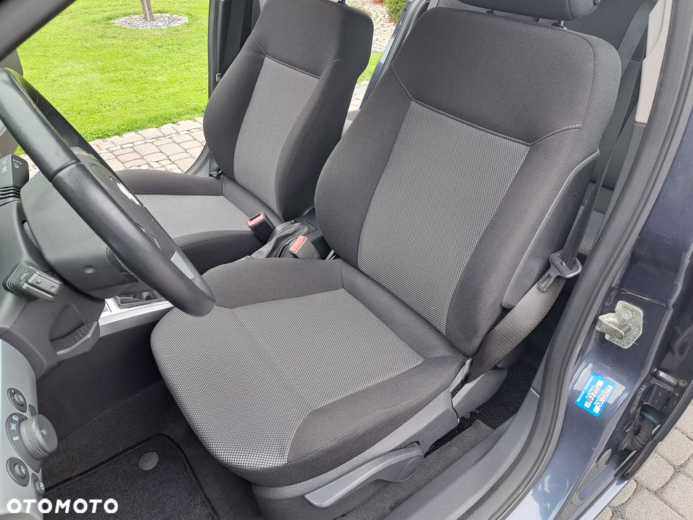 Opel Astra 1.6 Design Edition - 26