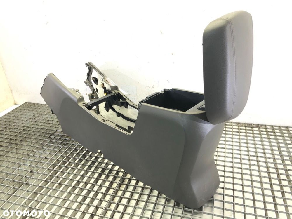 TUNEL ŚRODKOWY Z PODŁOKIETNIKIEM - 86.00 PLN - KIA SPORTAGE III (SL) 2009 - 2022 2.0 CVVT 120 kW - 3