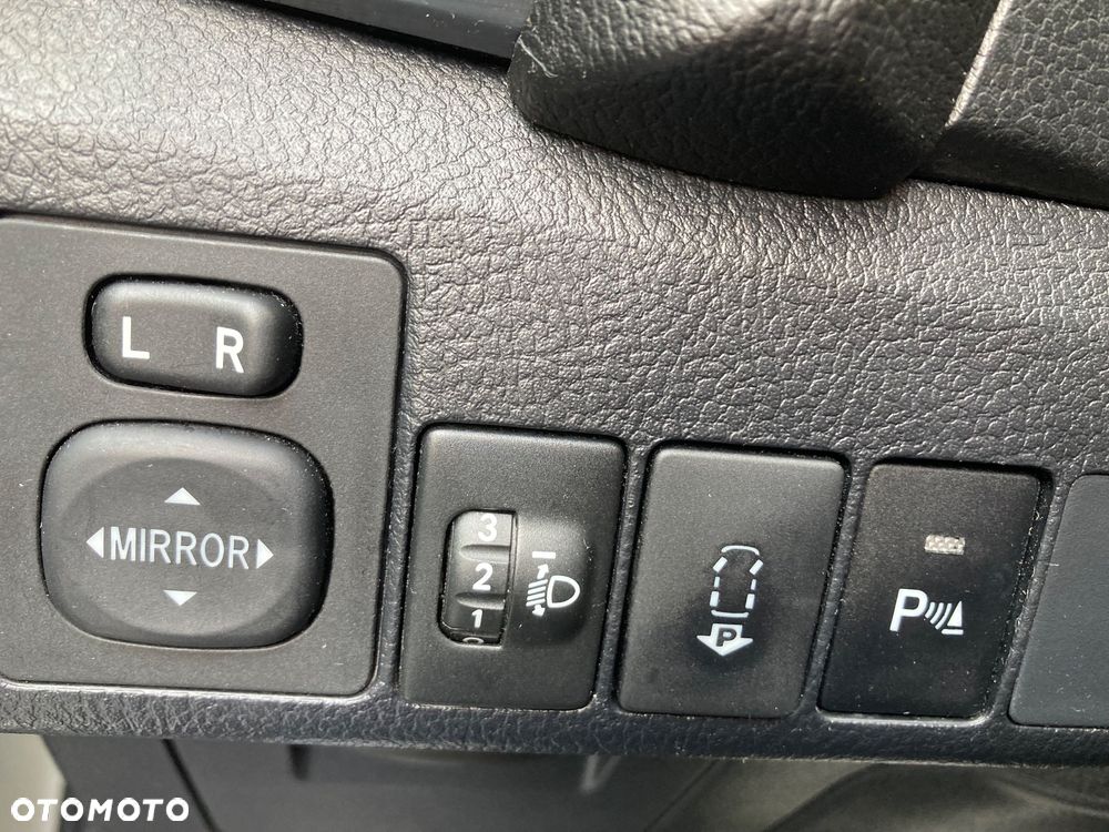 Toyota Auris 1.8 HSD Luna - 19