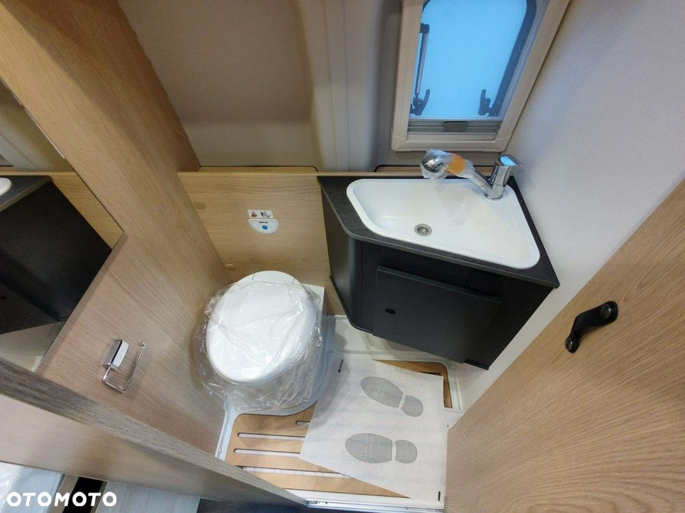 Sunlight Cliff 4x4 590 Ford z Napędem AWD 4x4 - 14