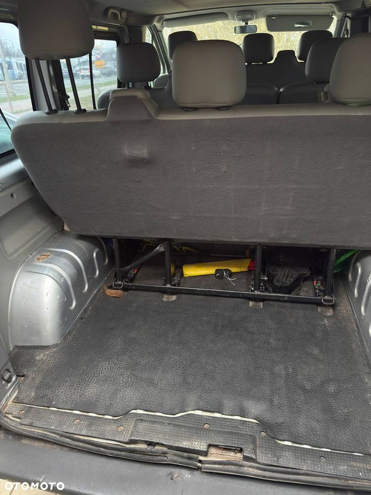 Renault Trafic Passenger - 7