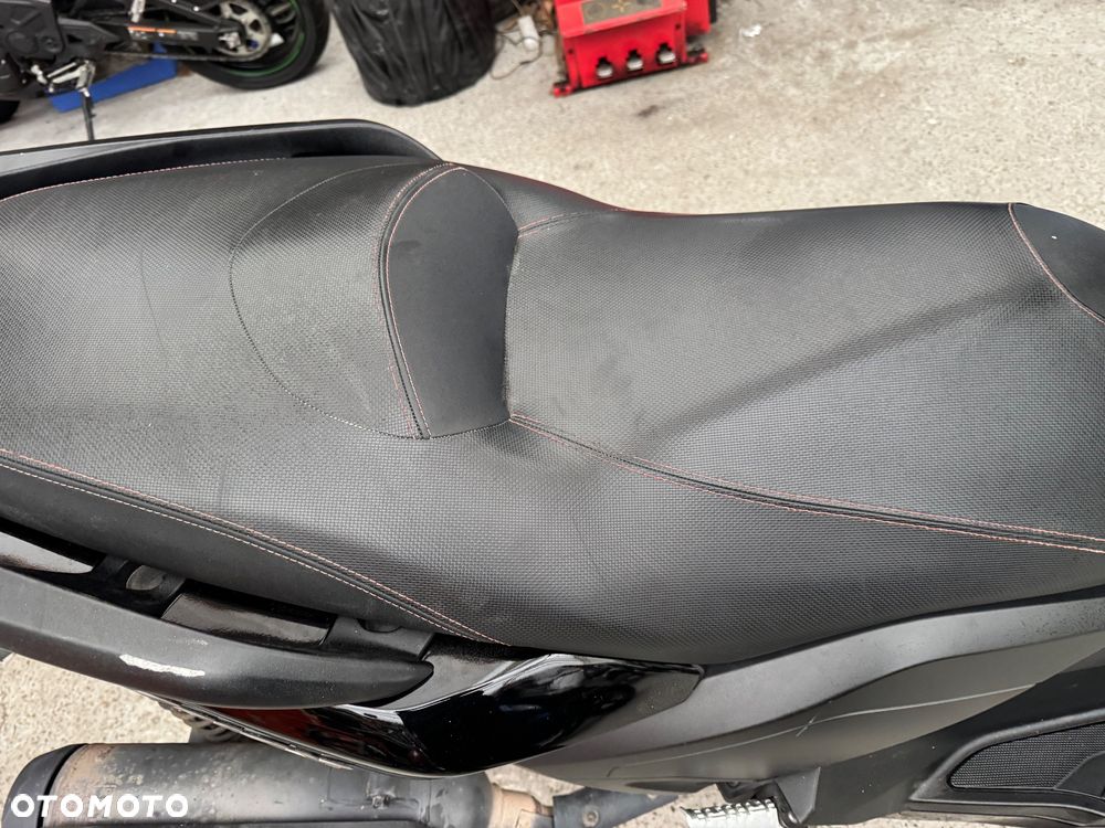 Yamaha X-max - 12
