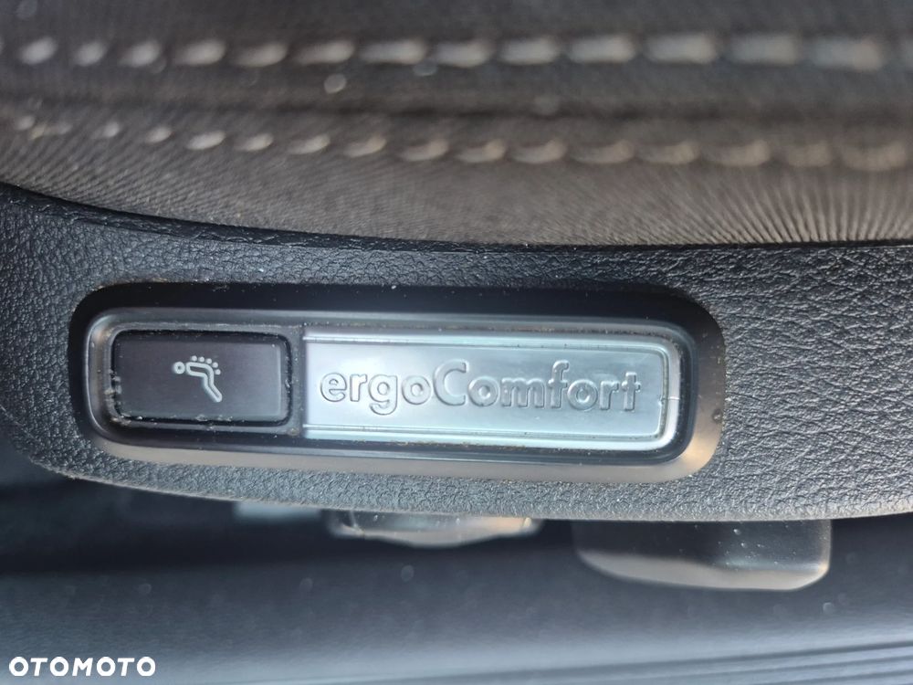 Volkswagen Passat 2.0 TDI (BlueMotion Technology) Comfortline - 17