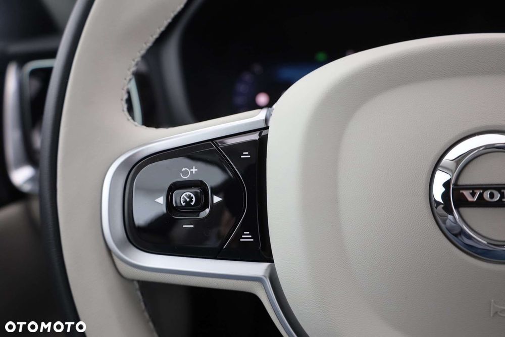 Volvo V60 B4 B Plus Dark - 16