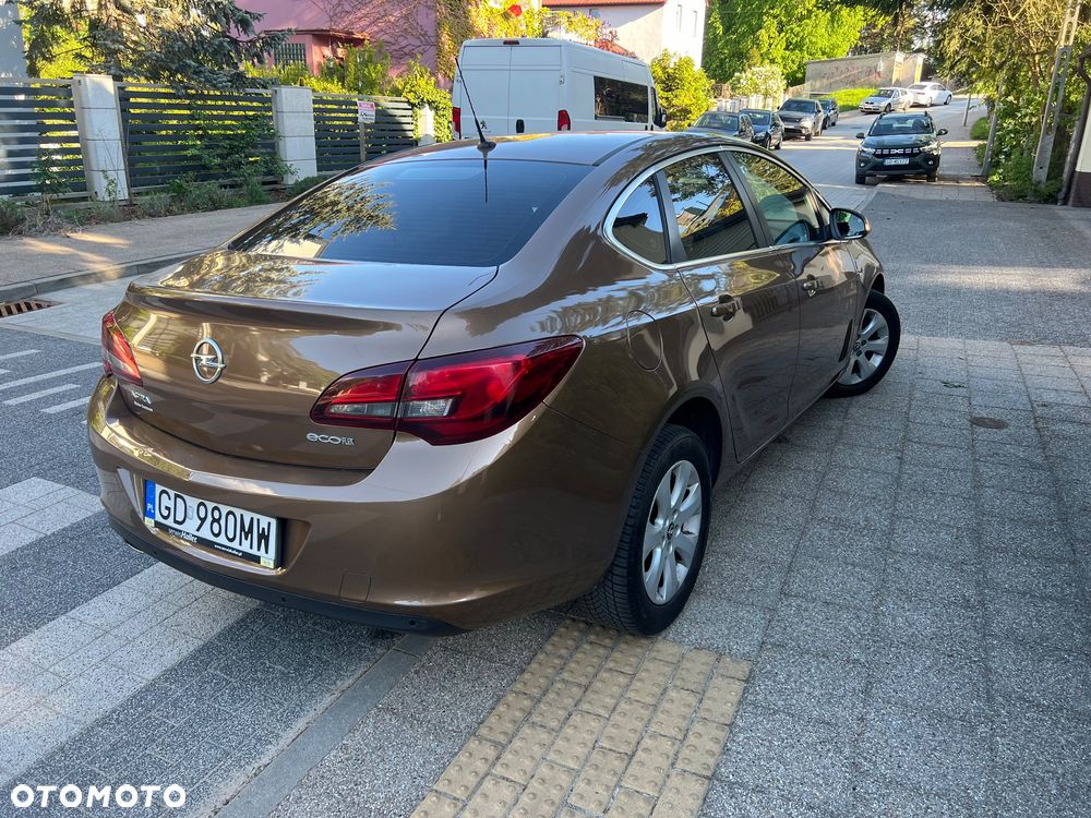 Opel Astra 1.4 T Cosmo S&S - 9