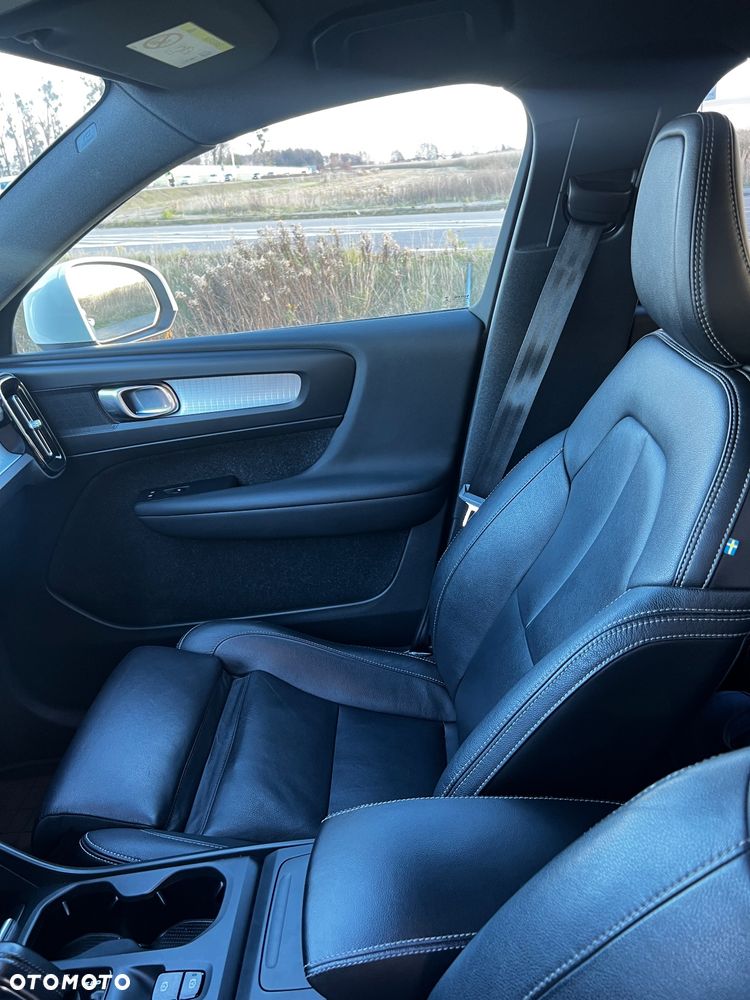 Volvo XC 40 T4 AWD Momentum Pro - 35