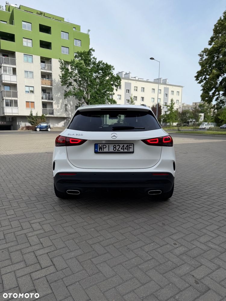 Mercedes-Benz GLA 200 AMG Line - 7