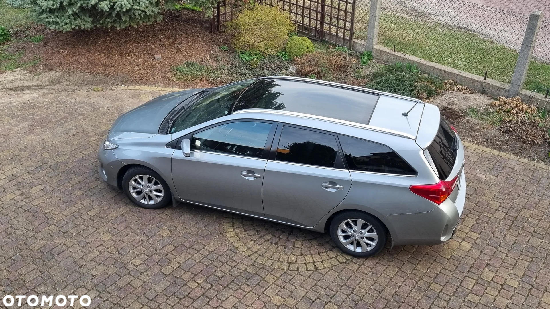 Toyota Auris 1.6 Premium - 6