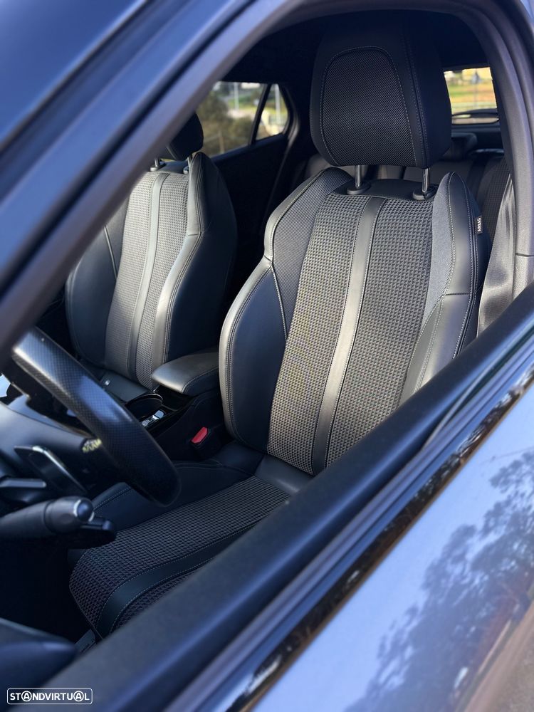 Peugeot 2008 PureTech 130 EAT8 GT Pack - 26