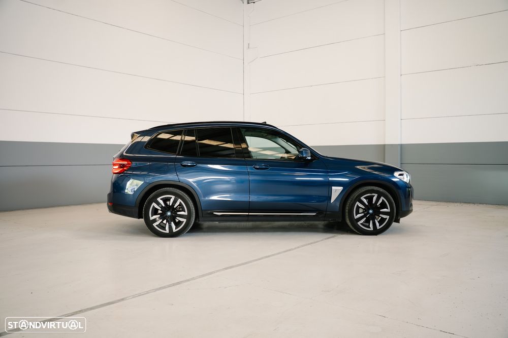 BMW iX3 - 9