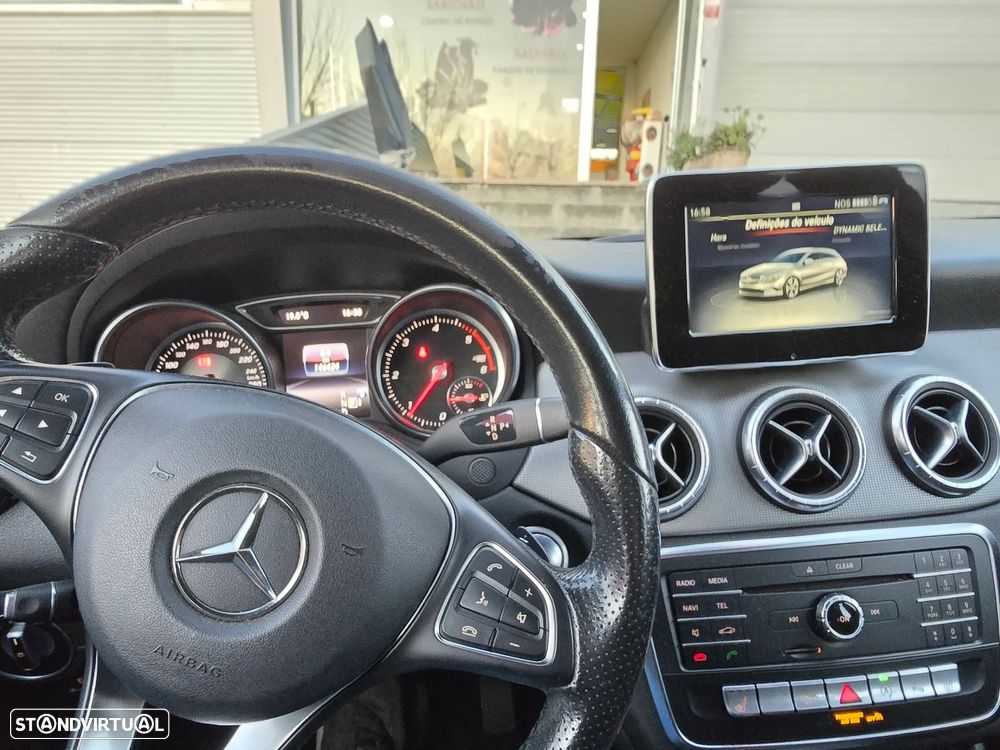 Mercedes-Benz CLA 180 d Shooting Brake Urban Aut. - 15