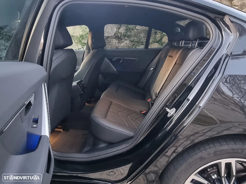 BMW 530 e Pack Desportivo M Pro - 5