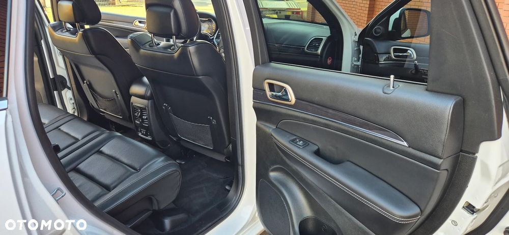 Jeep Grand Cherokee 3.0 CRD Overland Summit - 36