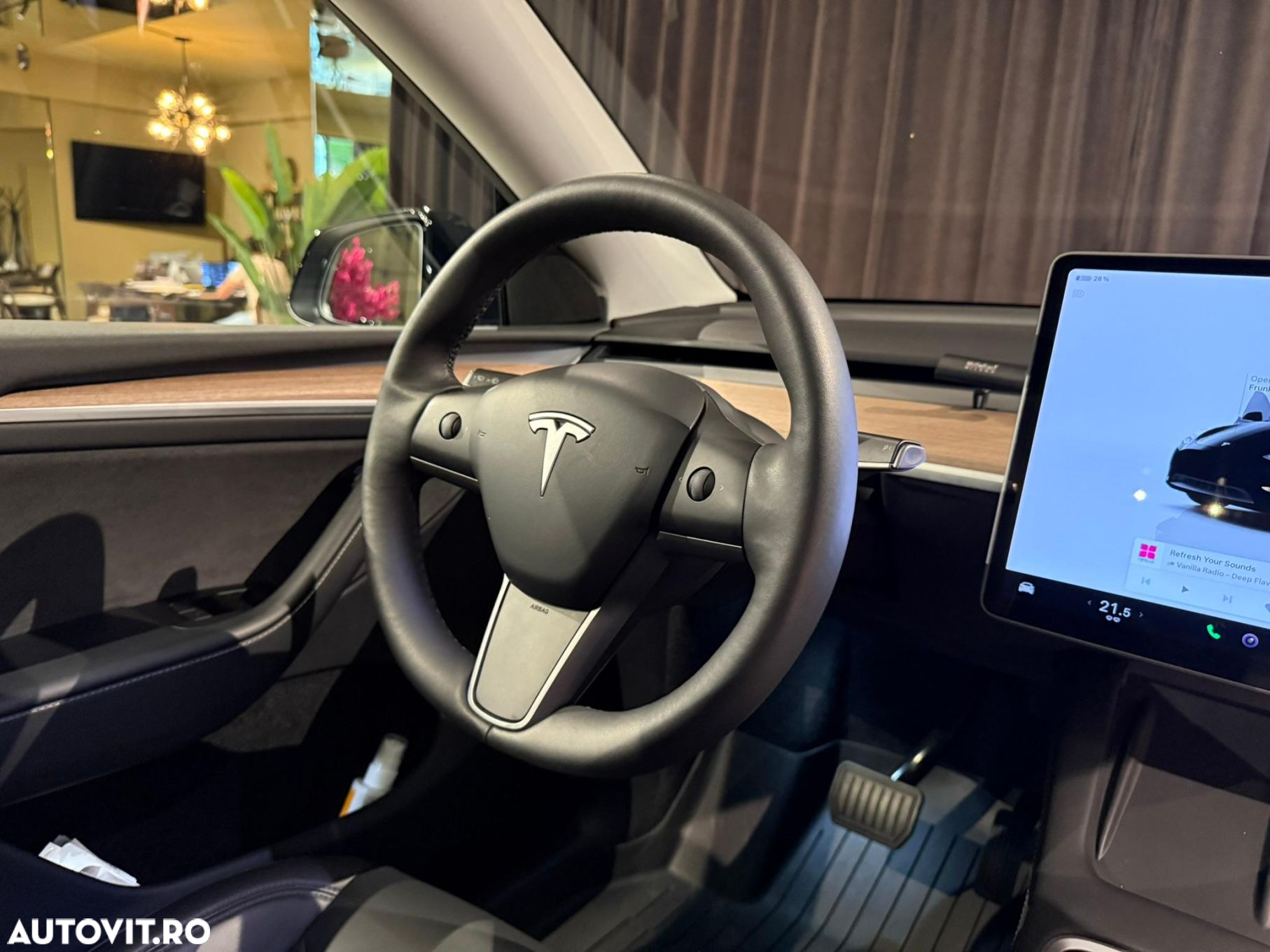 Tesla Model Y Long Range Dual Motor AWD - 18