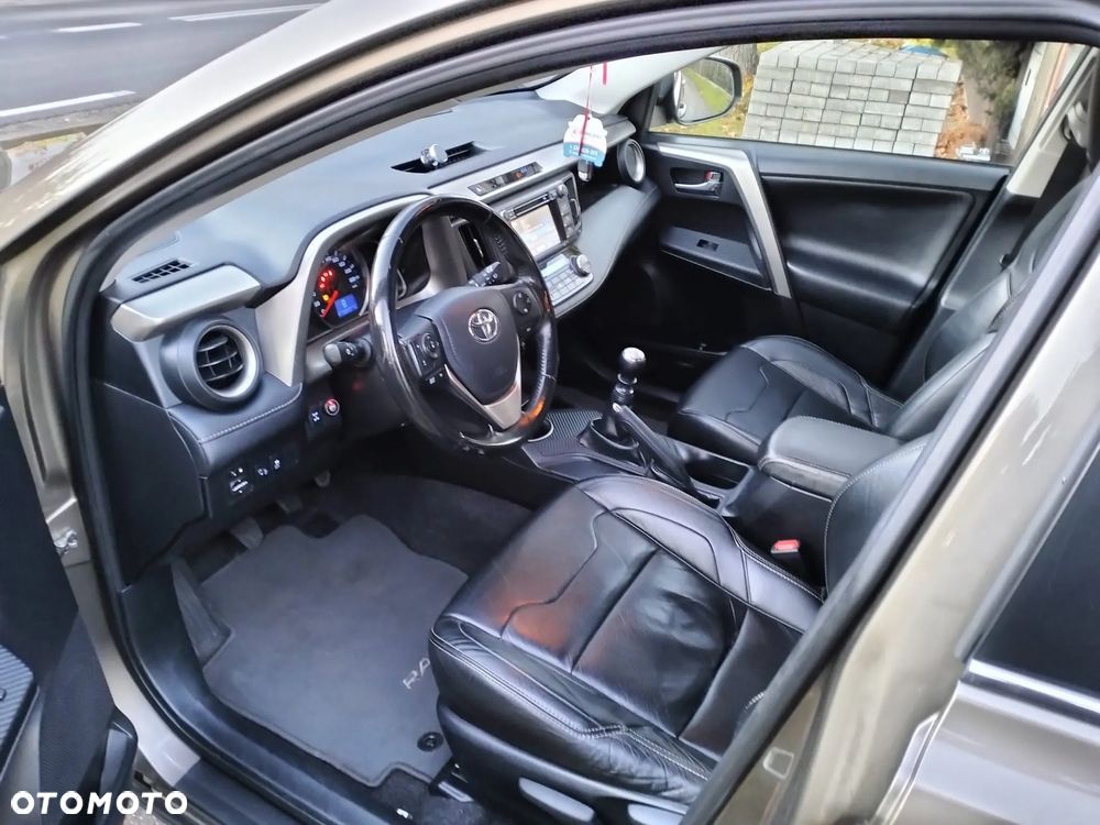 Toyota Rav4 2015 photo 5