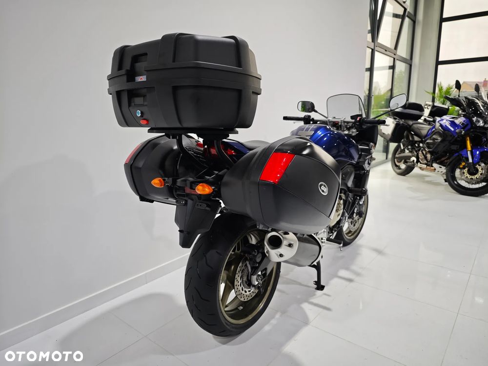 Yamaha FZ - 11