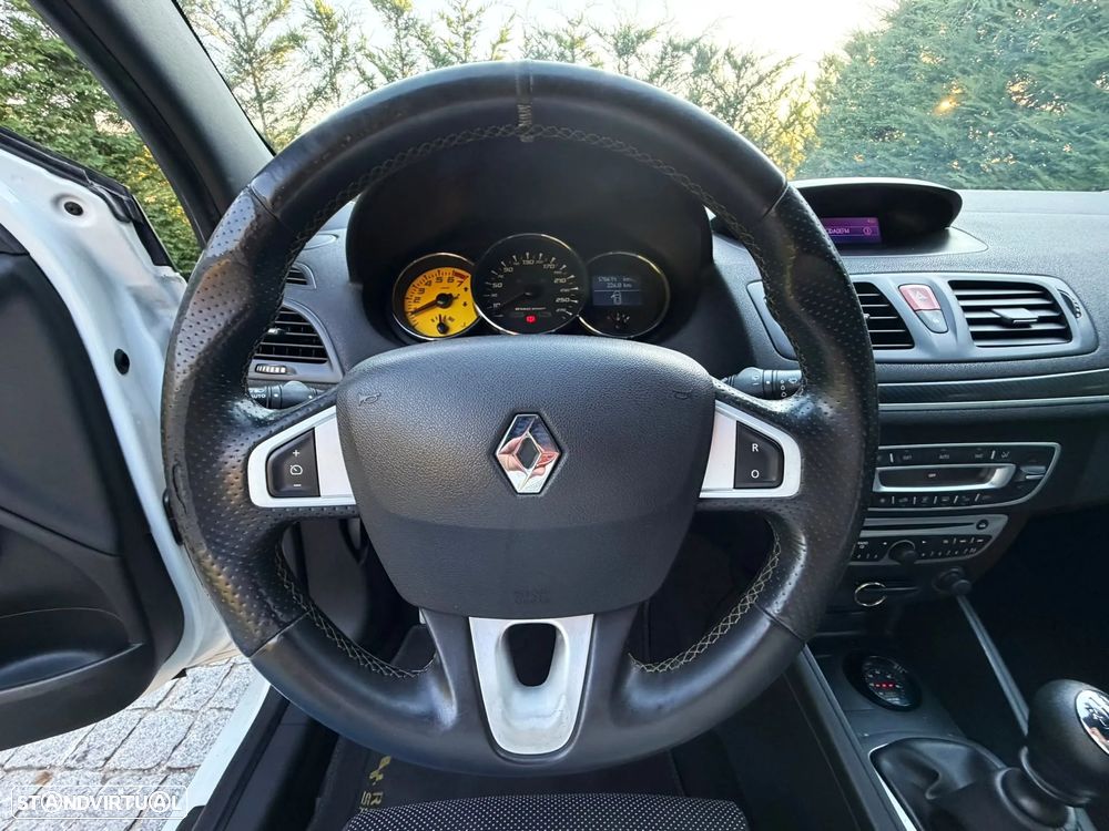 Renault Mégane 2.0 T 16V F1 Team R-26 - 14
