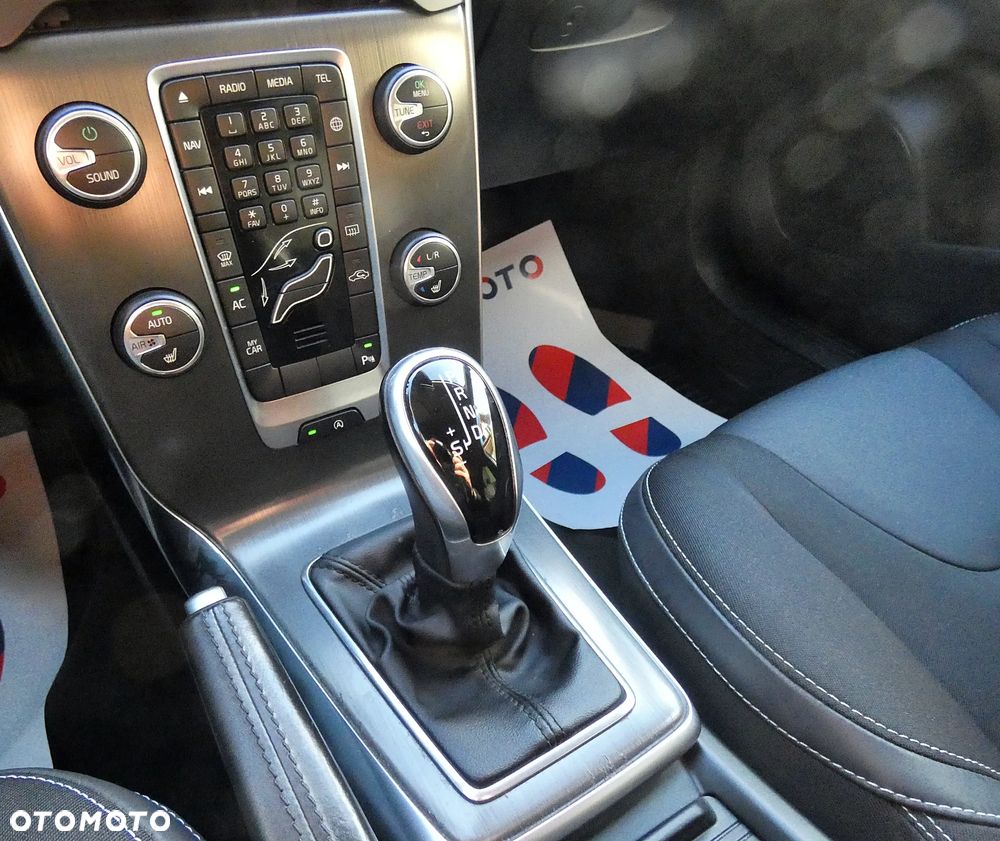 Volvo V40 D2 Summum - 33