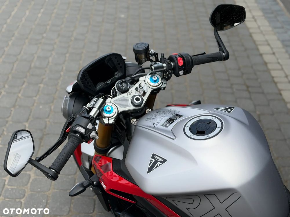 Triumph Street Triple - 19