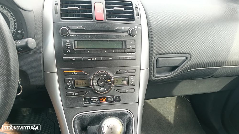 Toyota Auris 1.4 D-4D Sol - 8