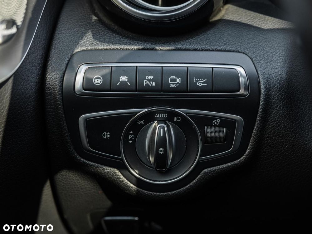 Mercedes-Benz Klasa C 300 9G-TRONIC - 27