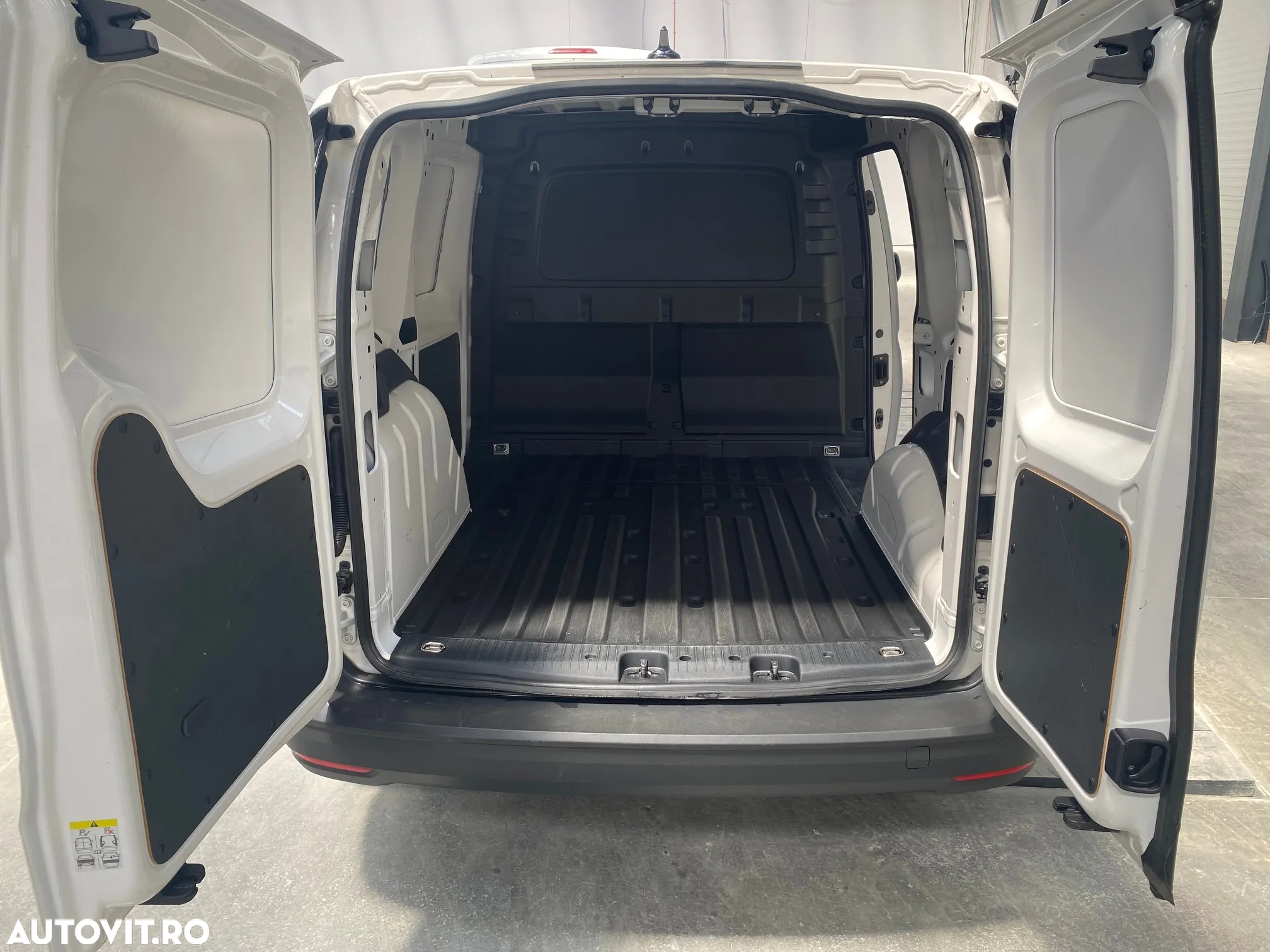Volkswagen Caddy - 6