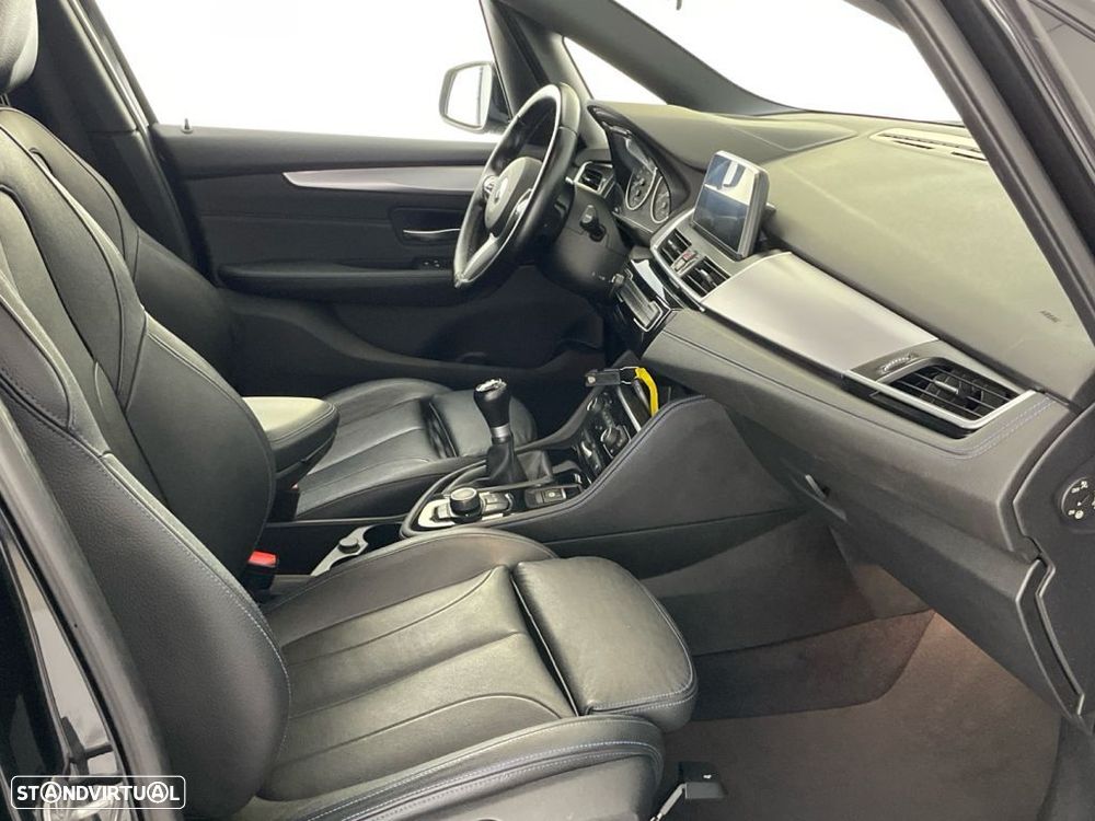BMW 216 Active Tourer d — fotografia 21