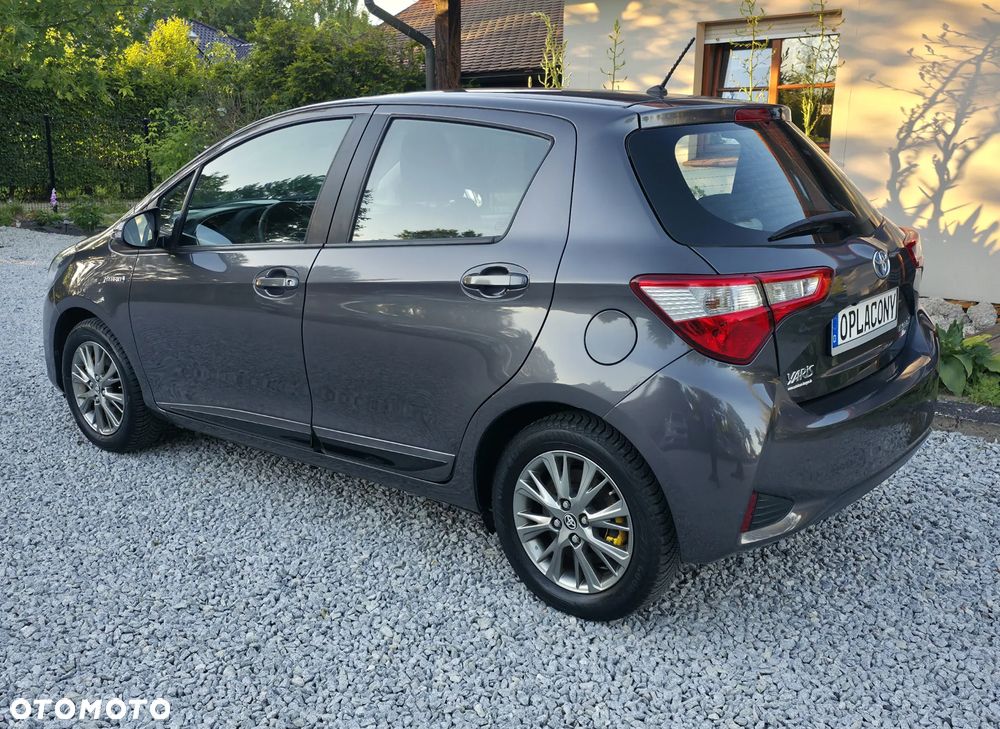Toyota Yaris Hybrid 100 Business Edition - 3