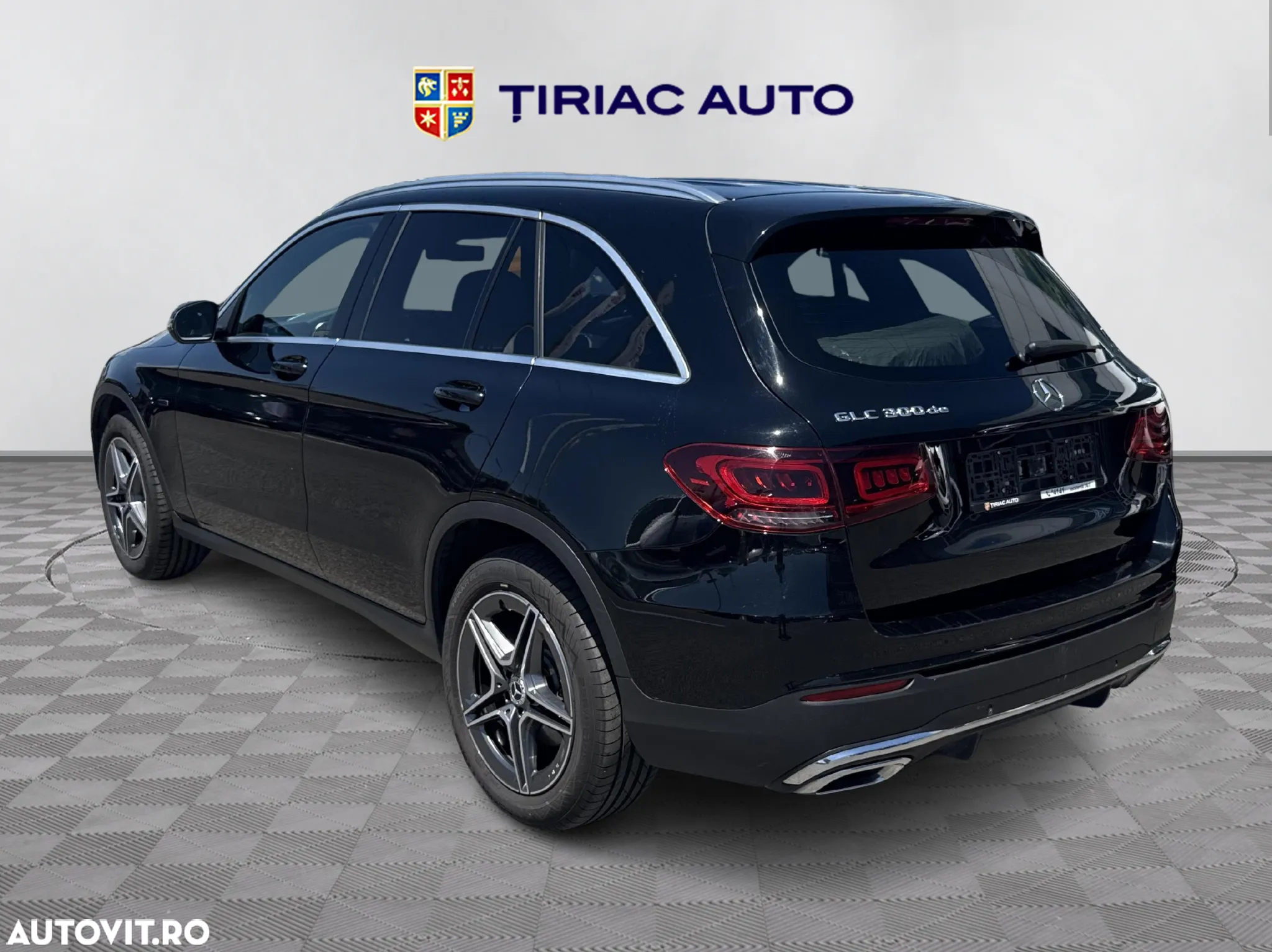 Mercedes-Benz GLC 300 de 4Matic 9G-TRONIC AMG Line - 3