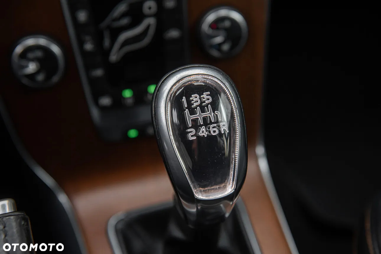 Volvo V40 Cross Country - 26