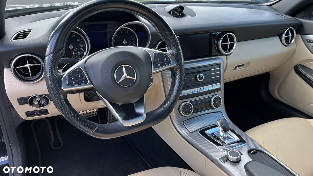 Mercedes-Benz SLC 300 9G-TRONIC Final Edition - 27