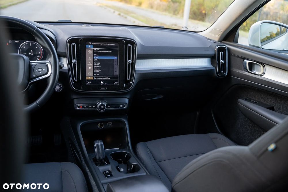 Volvo XC 40 D3 Momentum Pro - 26