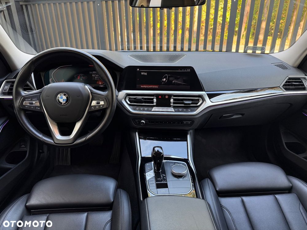 BMW Seria 3 318i Luxury Line sport - 21