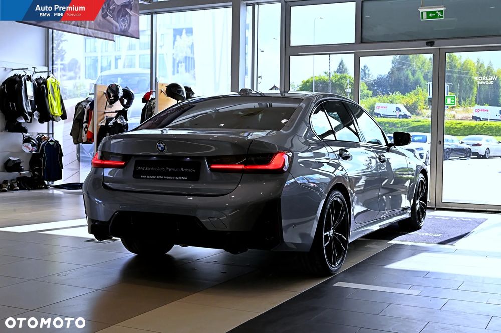 BMW Seria 3 330i xDrive M Sport - 21