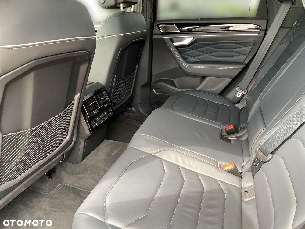 Volkswagen Touareg 3.0 V6 TDI 4Motion R-Line Final Edition - 13