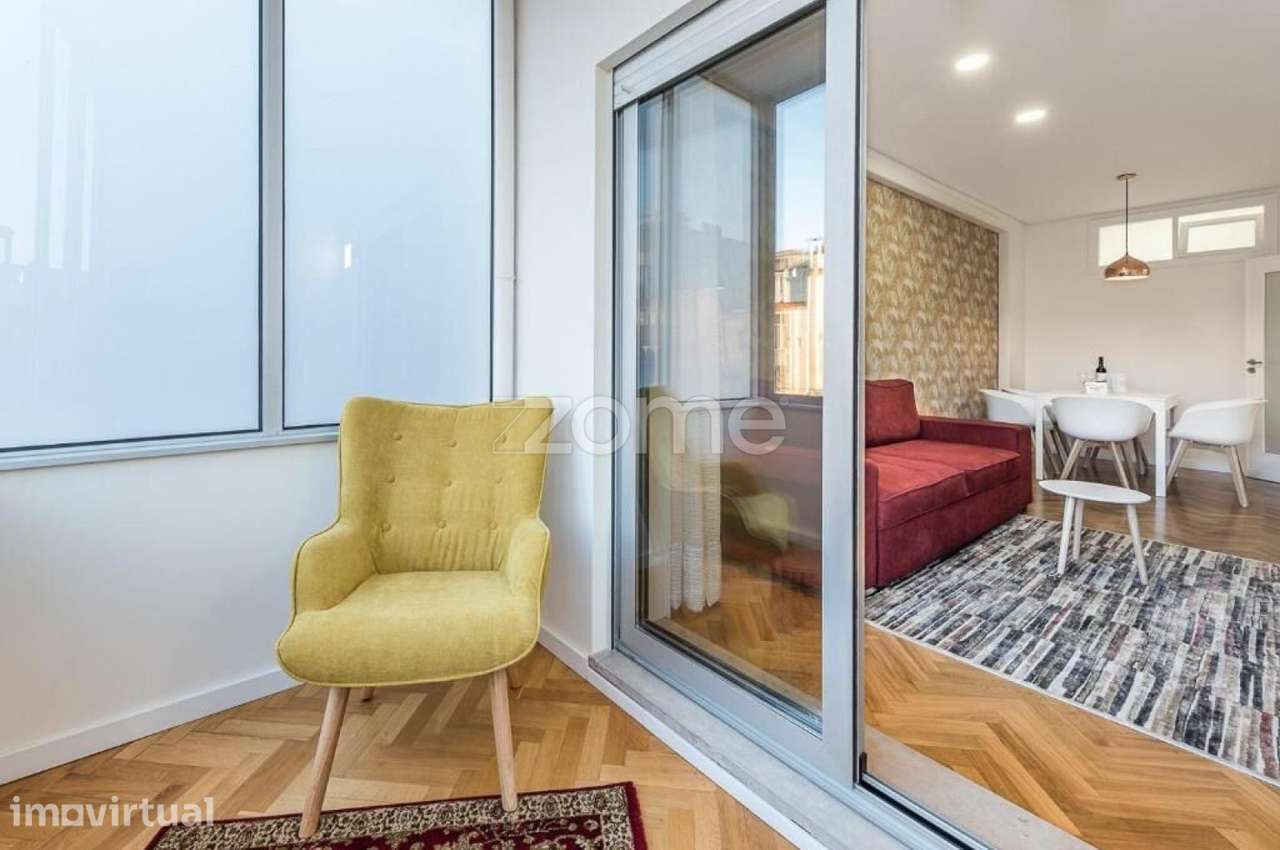 Apartamento luminoso T2+1 com varanda na Avenida Rodrigues de Freitas - Grande imagem: 5/33