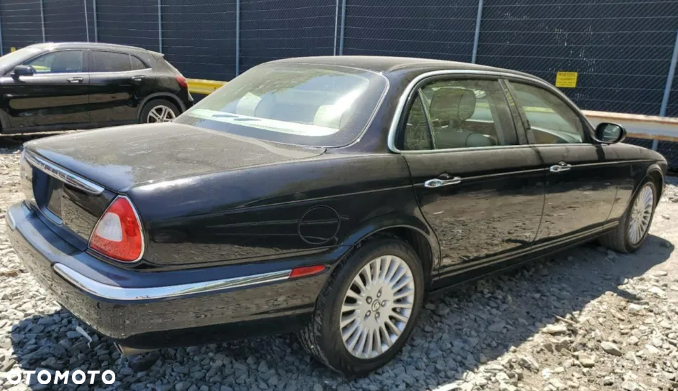 Jaguar XJ XJ8 4.2 LWB High - 34