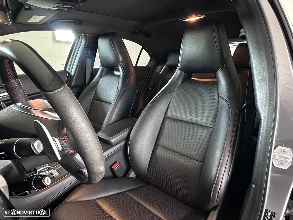 Mercedes-Benz A 45 AMG 4Matic Speedshift 7G-DCT - 11