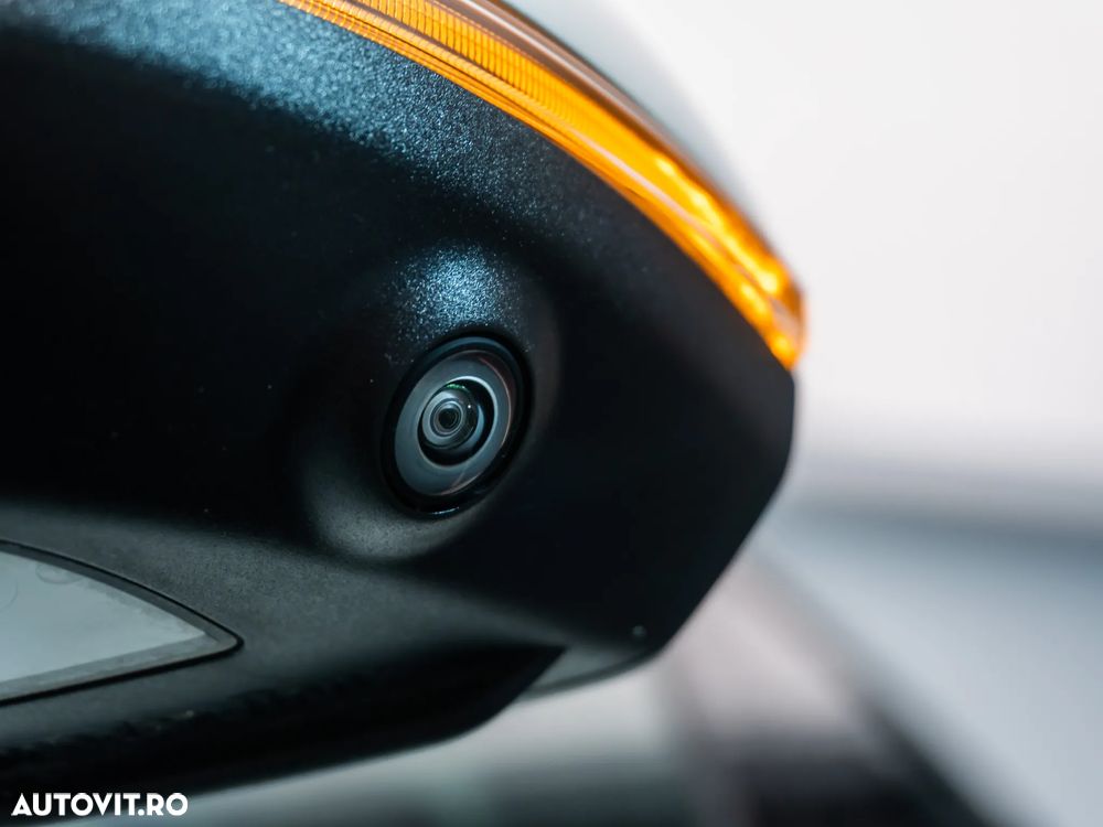 Mercedes-Benz GLC - 15