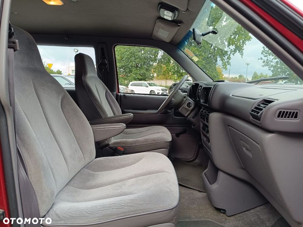 Plymouth Voyager - 31