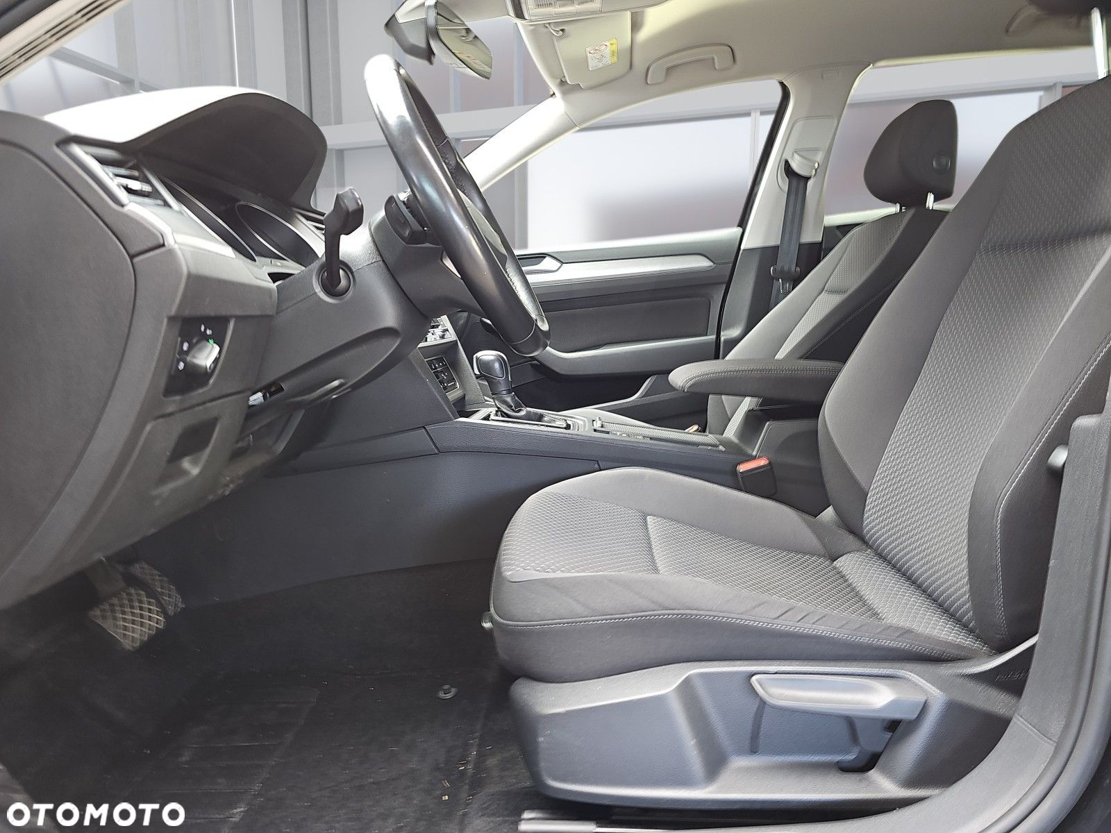 Volkswagen Passat 2.0 TDI EVO Essence DSG - 21