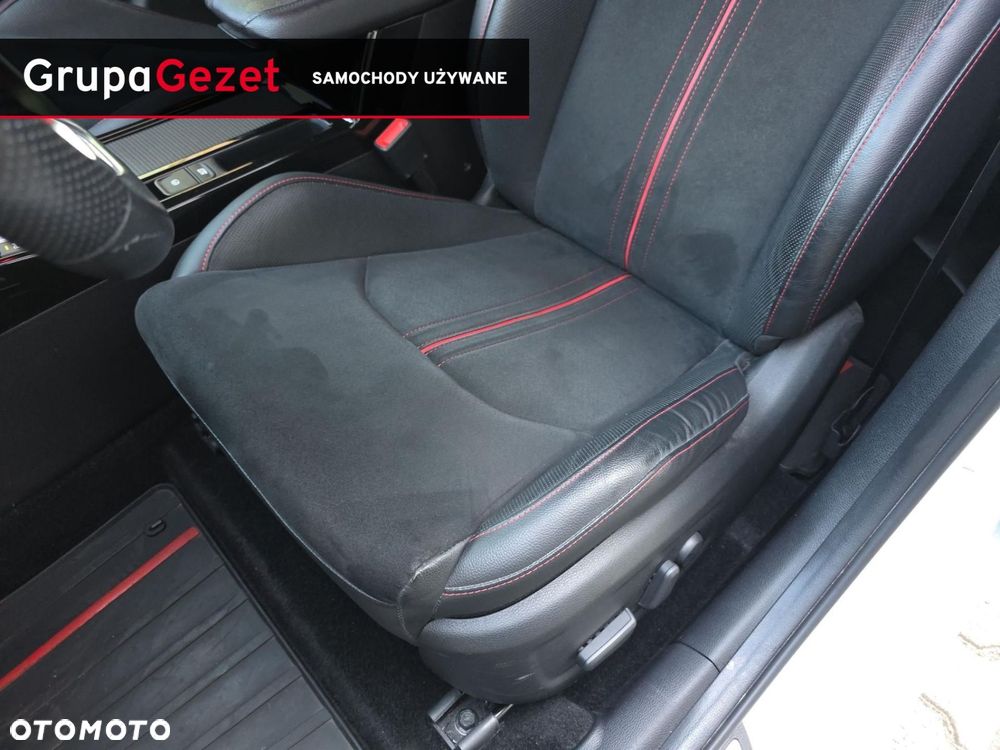 Kia ProCeed 1.6 T-GDI GT DCT - 12