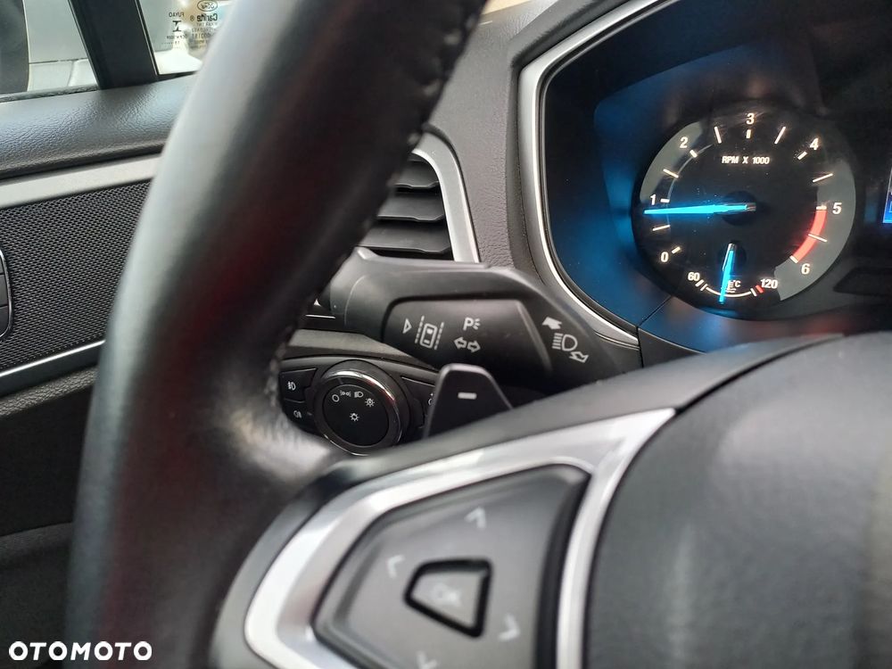 Ford Mondeo 2.0 TDCi Titanium PowerShift - 25