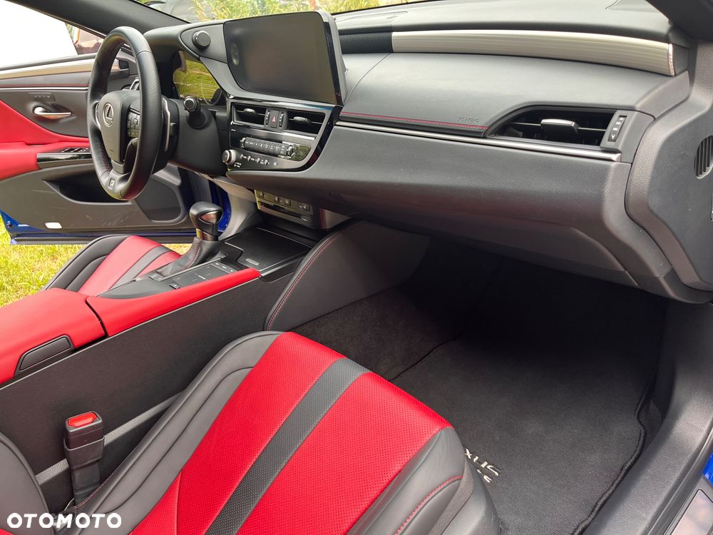 Lexus ES 300h F Sport - 15